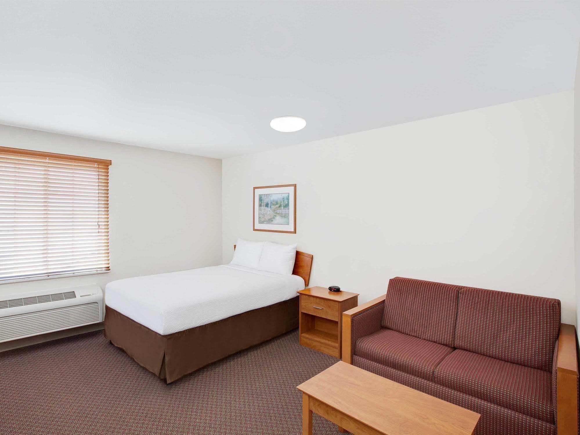 Woodspring Hotel 2*